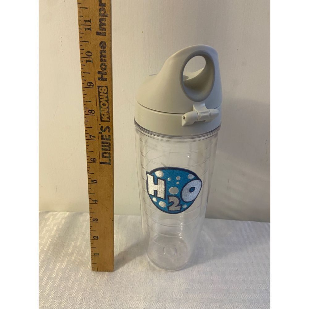 Tervis bottle H2O gray bottle with‎ lid measurable 20 oz